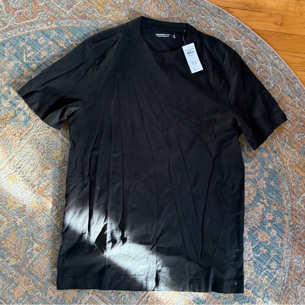 Abercrombie & Fitch Black Short Sleeve Tee size MT